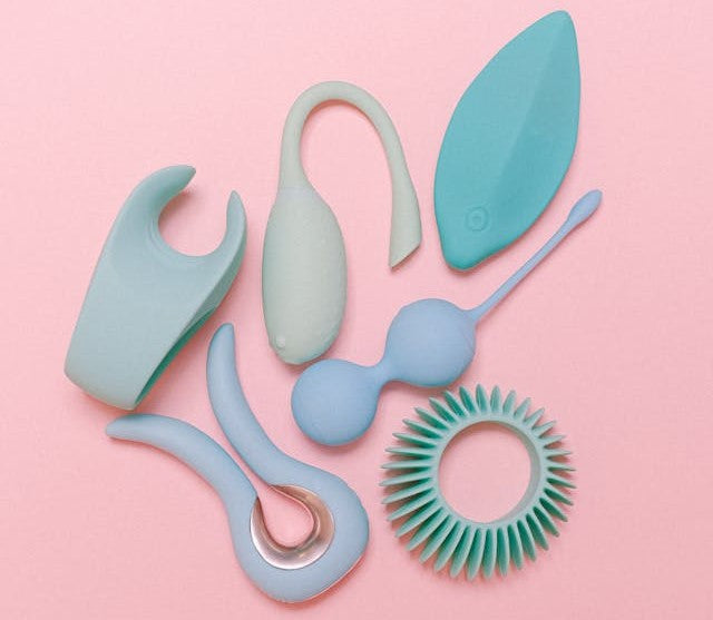 I benefici dei sex toys sulla salute sessuale e sul benessere emotivo, sia per sé stessi che in coppia.