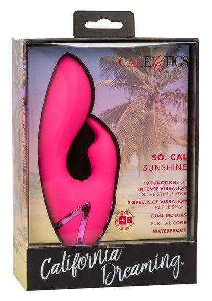 CalExotics So. Cal Sunshine combina 10 vibrazioni, 3 velocità e motori duali in silicone premium per un’esperienza di piacere intensa e personalizzata.