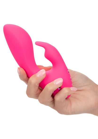 CalExotics So. Cal Sunshine combina 10 vibrazioni, 3 velocità e motori duali in silicone premium per un’esperienza di piacere intensa e personalizzata.