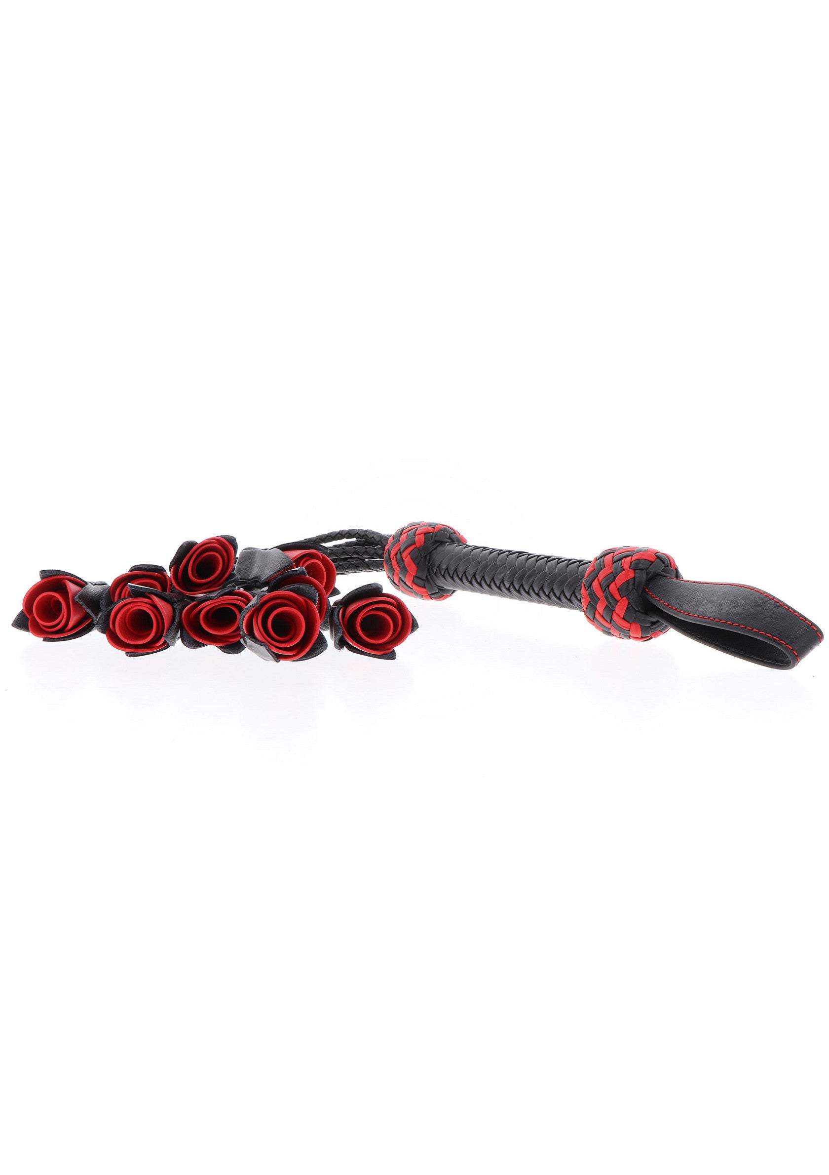 Frusta nera e rossa con manico intrecciato e decorazioni a forma di rose.